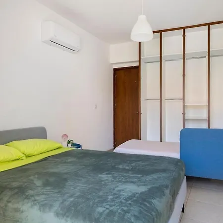 דירה Center, Walking To The לרנקה