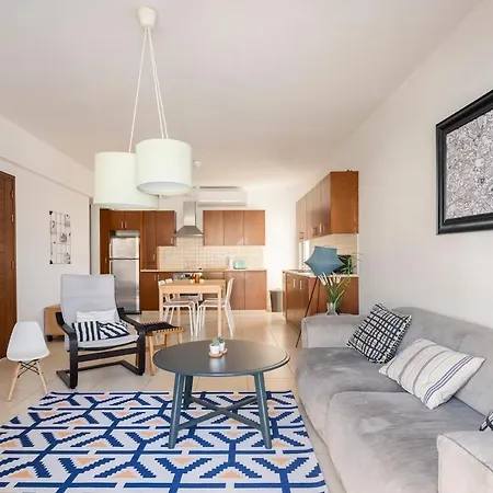 דירה Center, Walking To The