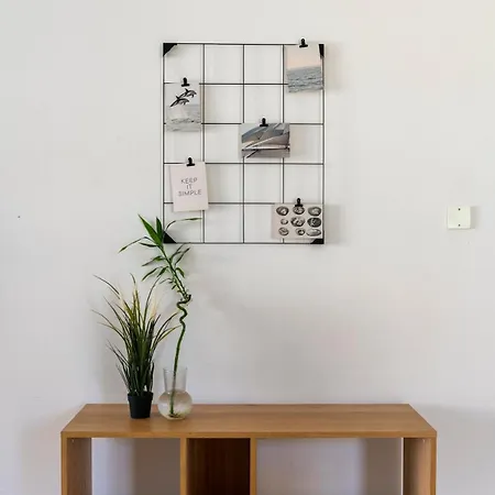 Center, Walking To The Διαμέρισμα *