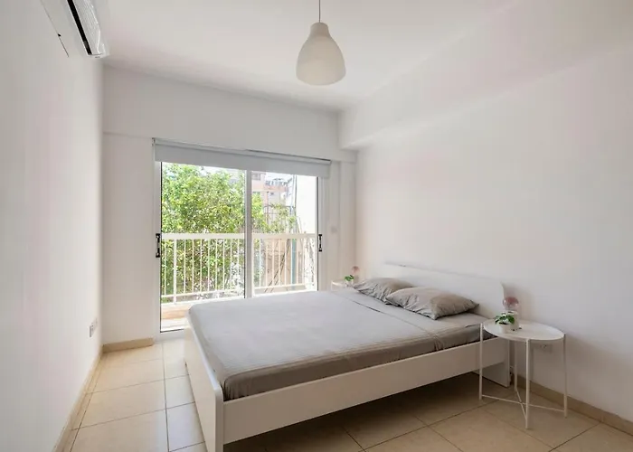 Center, Walking To The Apartmán