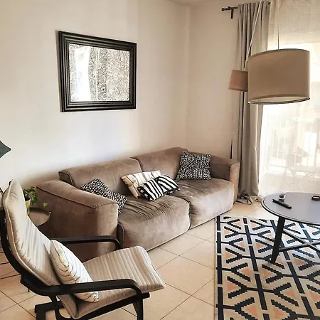 Center, Walking To The Apartment Larnaca