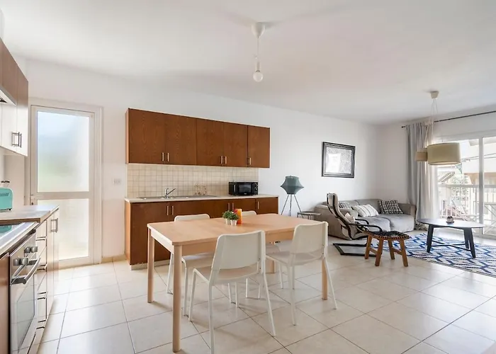 Apartamento Center, Walking To The *